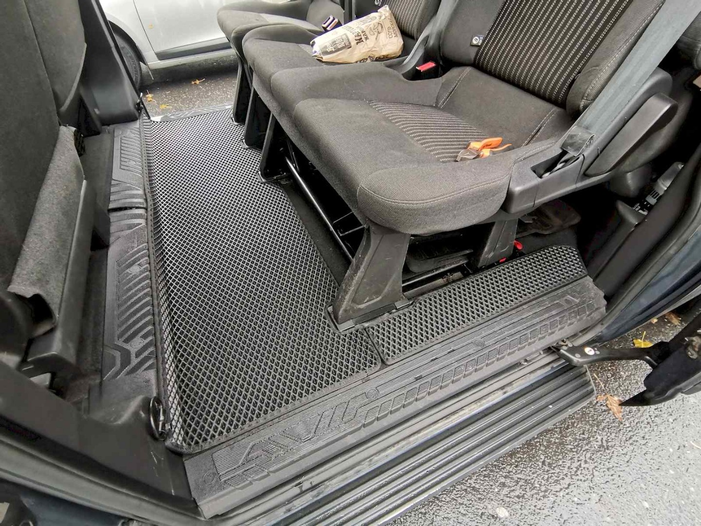 EVA автоковрики для Ford Tourneo Custom НЕСТАНДАРТ (длинная база/двойное пассажирское сиденье) — IMG_20221026_112423 resized