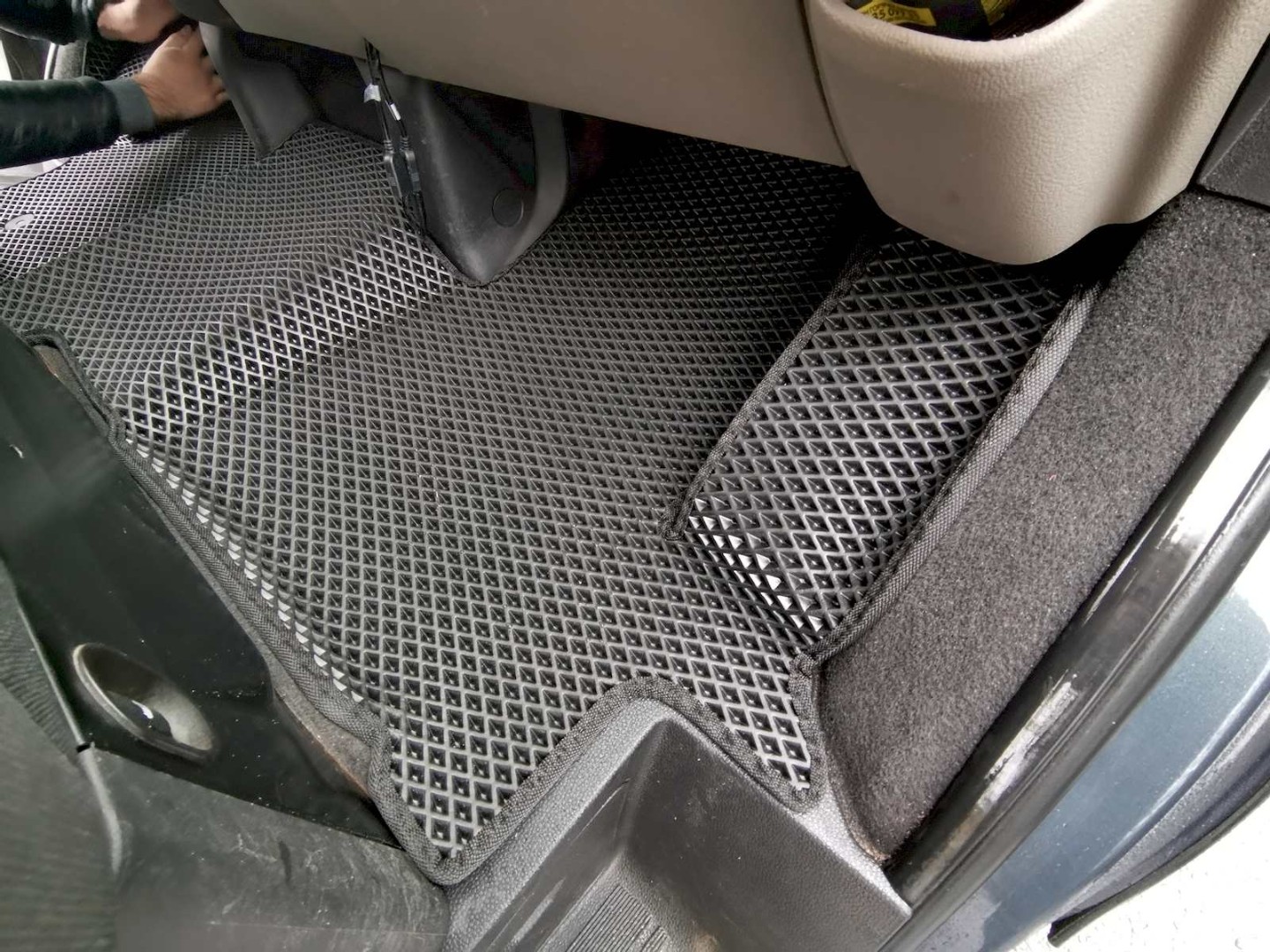 EVA автоковрики для Ford Tourneo Custom НЕСТАНДАРТ (длинная база/двойное пассажирское сиденье) — IMG_20221026_112513 resized