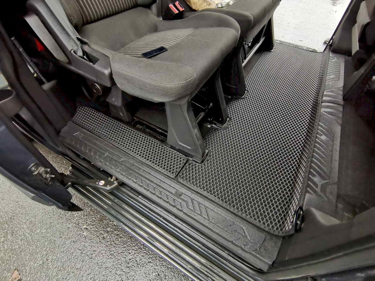 EVA автоковрики для Ford Tourneo Custom НЕСТАНДАРТ (длинная база/двойное пассажирское сиденье) — IMG_20221026_112628 resized