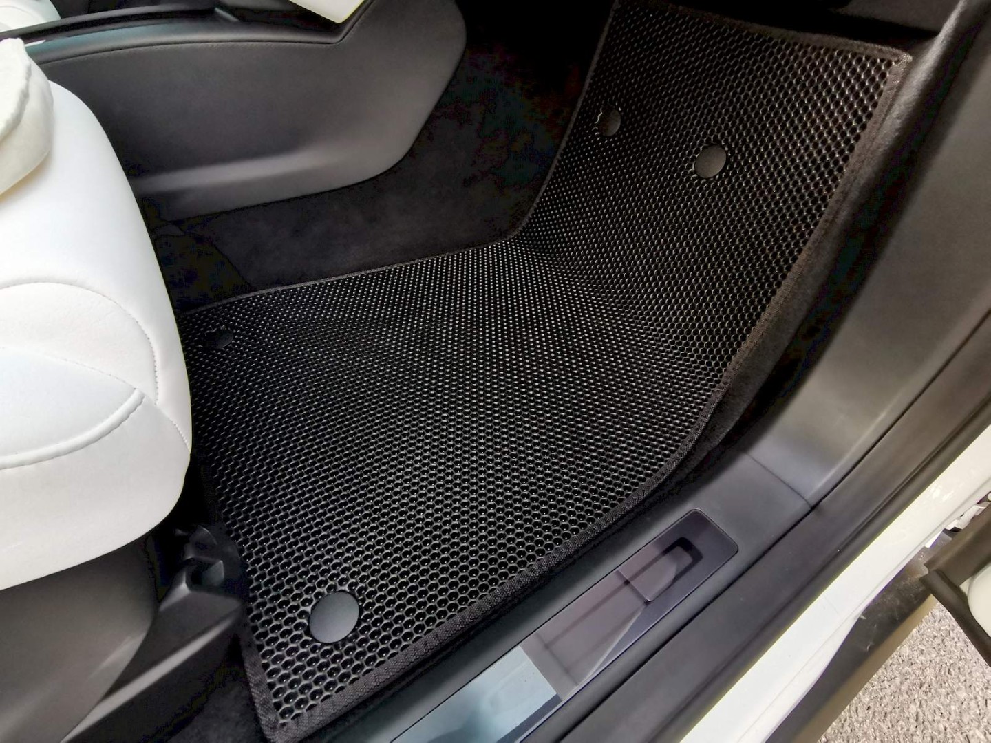EVA автоковрики для Tesla model-X (7 мест) 2015-2021 с сидениями 2-го ряда без электропривода — IMG_20220919_173744 resized